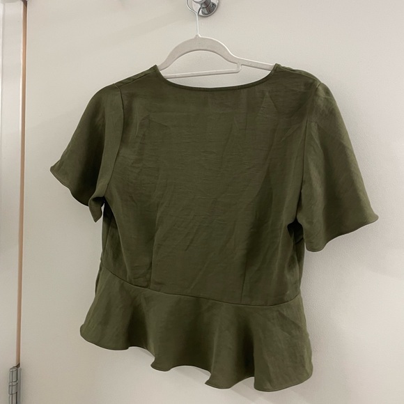 Green Top - Picture 3 of 3